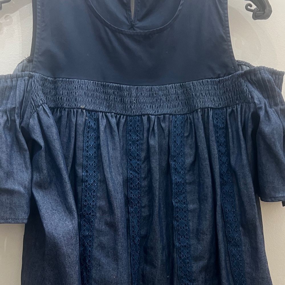 Elegant Navy Off-Shoulder Blouse - Picture 3 of 5